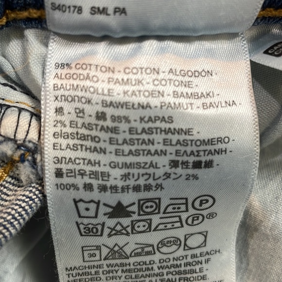 A NWT Levi’s Strauss & CO. Size 26 Blue Jeans Skirt Pencil Style Pockets - Picture 16 of 16